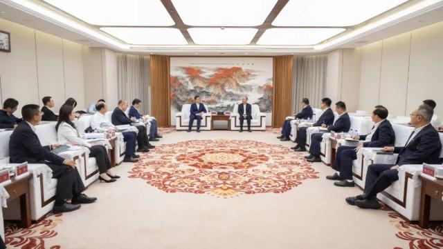 莫鼎革與廣州市委副書記、市長孫志洋舉行會談